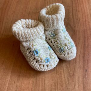 Scarpine vintage neonato lana lavorate a mano con fiori nos